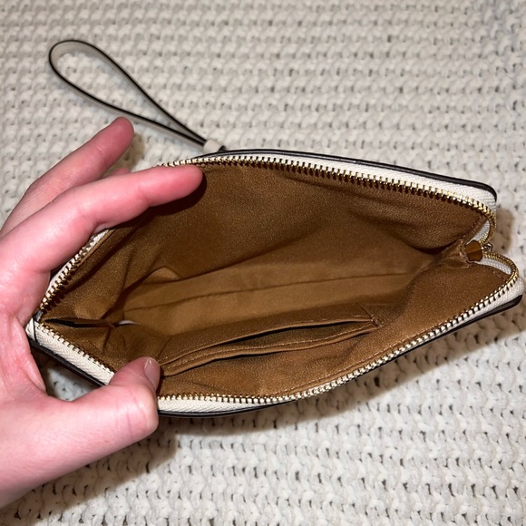 Wristlet - Picture 3 of 4